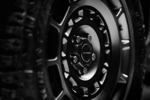 2026-Land-Rover-Defender-OCTA-Black-702-17-2048×13