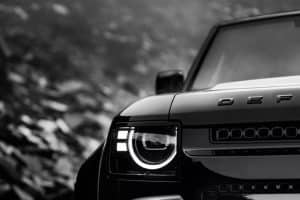 2026-Land-Rover-Defender-OCTA-Black-702-4-2048×122