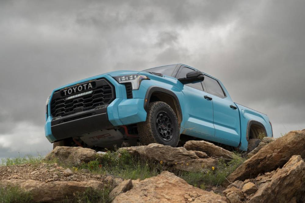 https://autogreeknews.gr/wp-content/uploads/2025/07/2026-toyota-tundra-brings-a-few-sensible-and-some-2.jpg