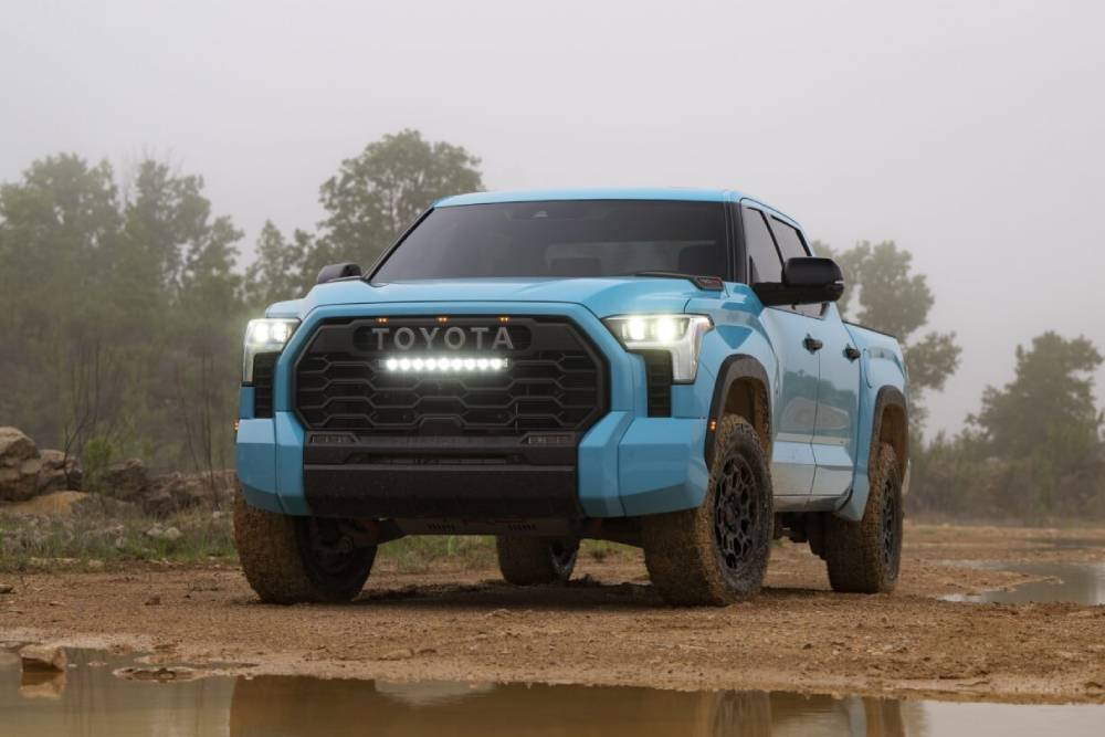 https://autogreeknews.gr/wp-content/uploads/2025/07/2026-toyota-tundra-brings-a-few-sensible-and-some-3.jpg