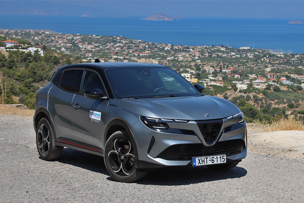 https://autogreeknews.gr/wp-content/uploads/2025/07/Alfa-Romeo-Junior-Ibrida-Aigina-23.jpg