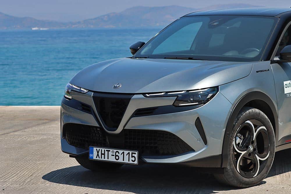 https://autogreeknews.gr/wp-content/uploads/2025/07/Alfa-Romeo-Junior-Ibrida-Aigina-32.jpg