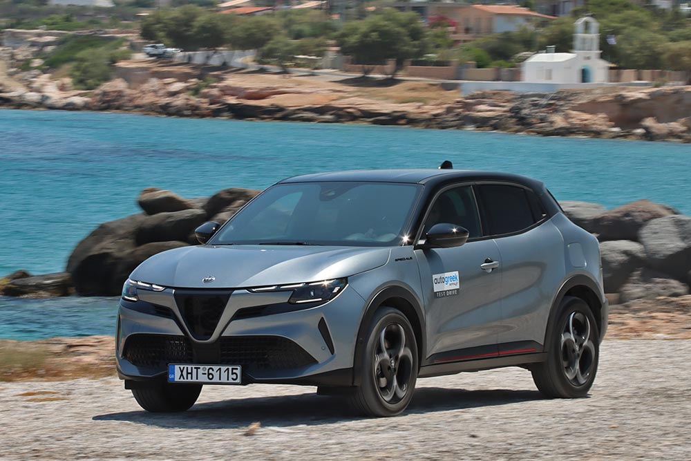 https://autogreeknews.gr/wp-content/uploads/2025/07/Alfa-Romeo-Junior-Ibrida-Aigina-35.jpg