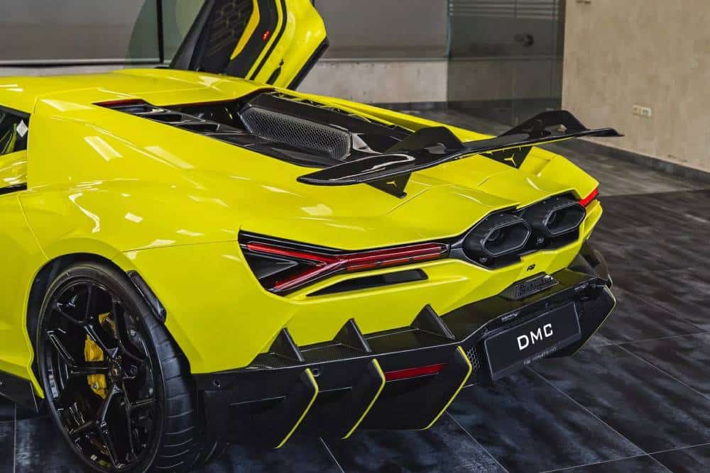 https://autogreeknews.gr/wp-content/uploads/2025/07/DMC-Lamborghini-Revuelto-10-2048x1366-1.jpg
