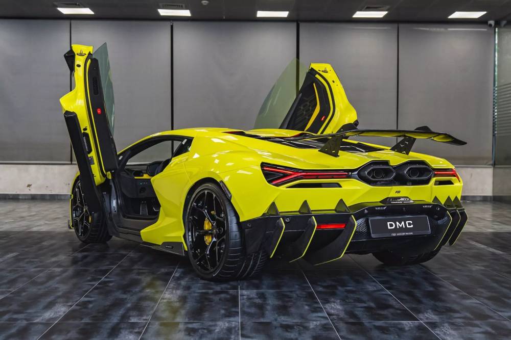 https://autogreeknews.gr/wp-content/uploads/2025/07/DMC-Lamborghini-Revuelto-9-2048x1366-1.jpg