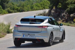 DS 4 1.2 Hybrid 145 (28)