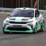 skoda enyaq race