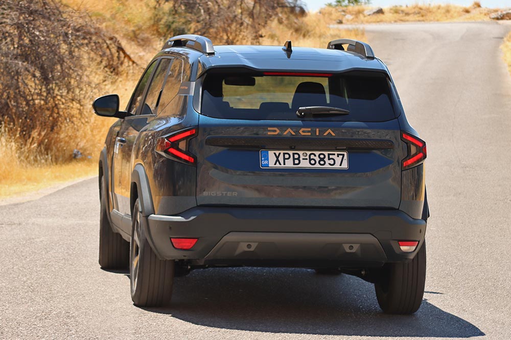 https://autogreeknews.gr/wp-content/uploads/2025/07/Dacia-Bigster-1.2-140-40.jpg