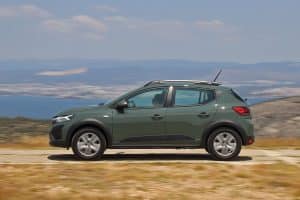 Dacia-Sandero-Stepway-side