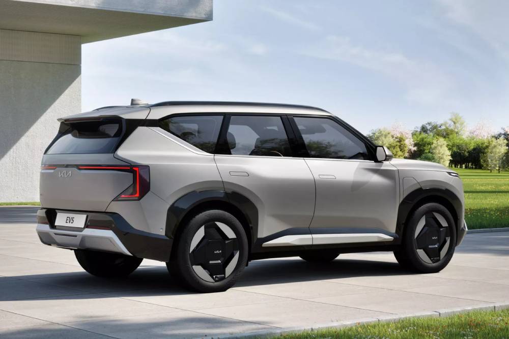 https://autogreeknews.gr/wp-content/uploads/2025/07/Kia-EV5-Base-Europe-00010-2048x1365-1.jpg