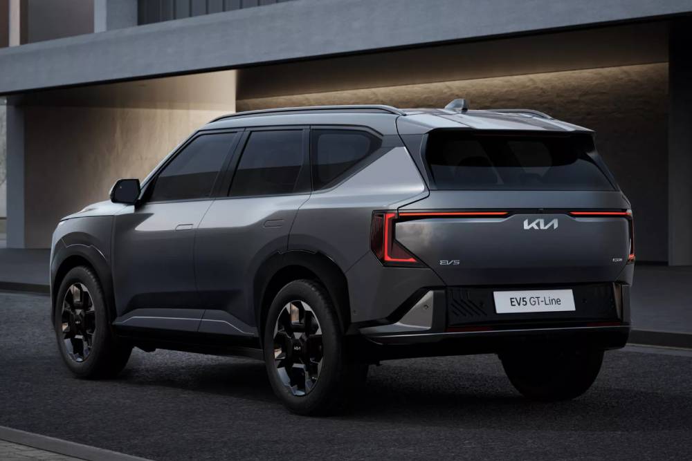 https://autogreeknews.gr/wp-content/uploads/2025/07/Kia-EV5-GT-Line-Europe-00007-2048x1365-1.jpg