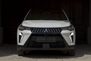 Mitsubishi-Grandis_2025-(2)