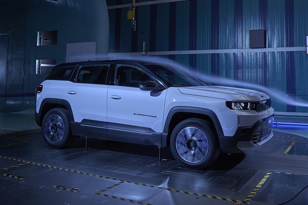 https://autogreeknews.gr/wp-content/uploads/2025/07/New-Jeep-Compass-Shaped-by-the-wind-2.jpg
