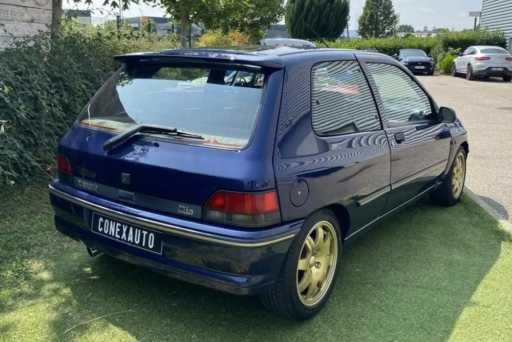 https://autogreeknews.gr/wp-content/uploads/2025/07/Renault-Clio-Williams-2.jpg