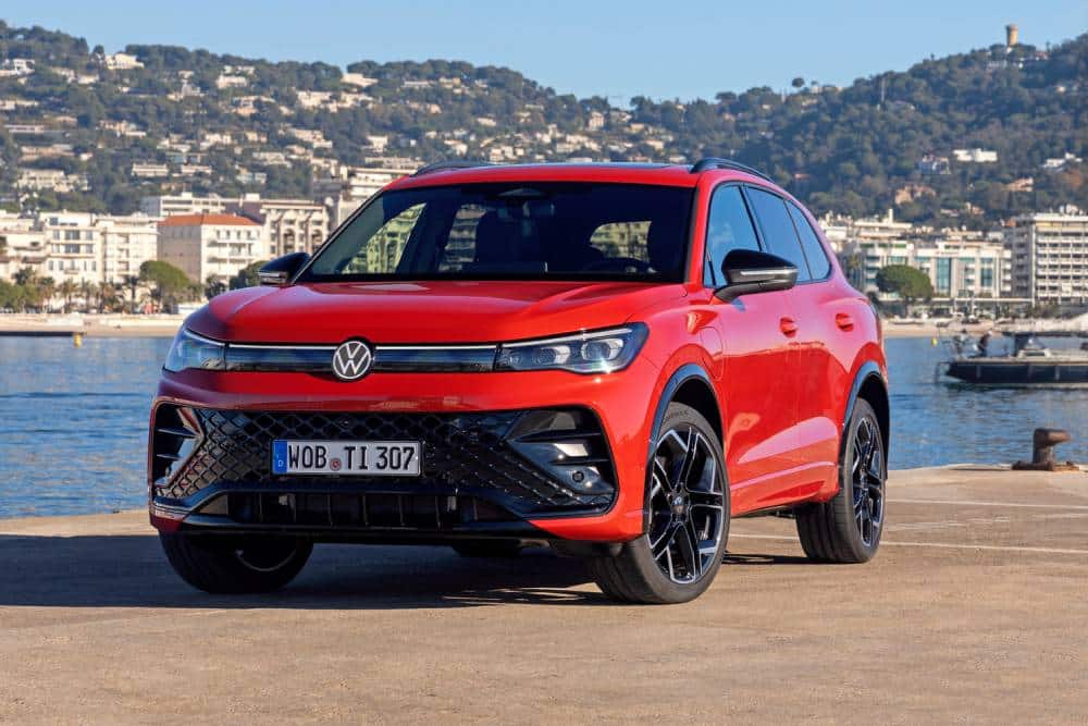 https://autogreeknews.gr/wp-content/uploads/2025/07/Tiguan-Plug-in-Hybrid-1.jpg