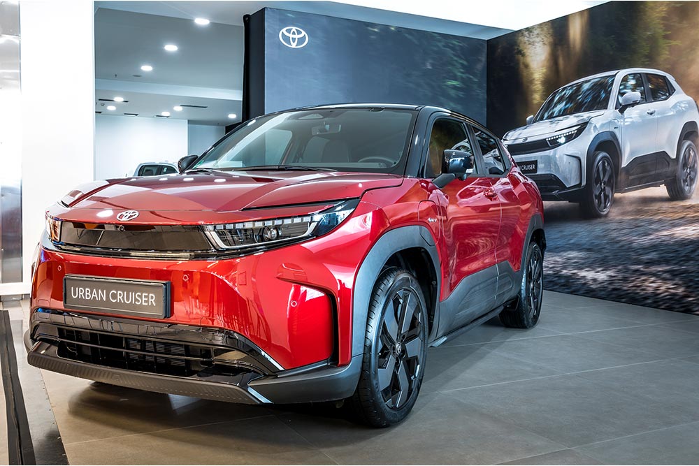 https://autogreeknews.gr/wp-content/uploads/2025/07/Toyota-BEV-2025-7.jpg