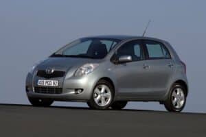Toyota-Yaris-2005-(8)