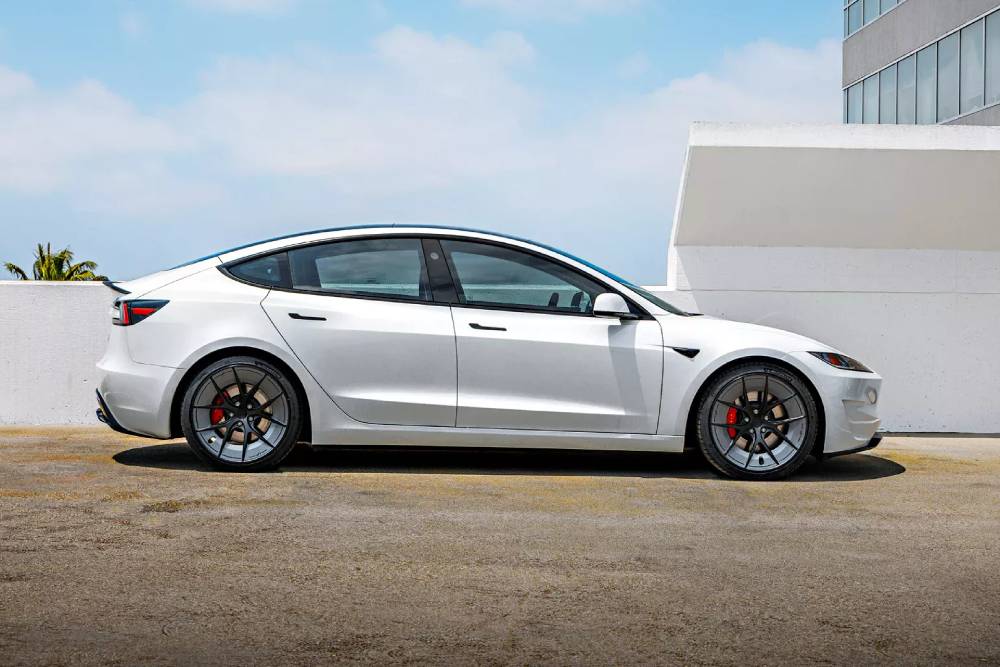 https://autogreeknews.gr/wp-content/uploads/2025/07/Unplugged-Tesla-Model-3-Y-Wheels-20.jpg