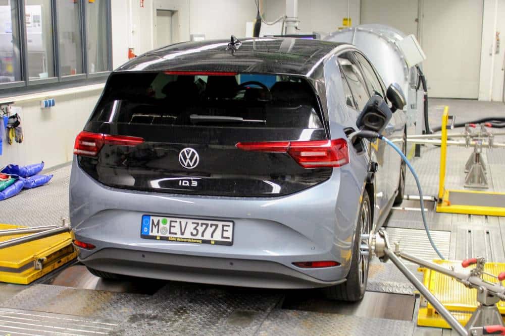 https://autogreeknews.gr/wp-content/uploads/2025/07/VW_ID3_dlouhodoby_test_ADAC_2023_tiskove_05.jpg