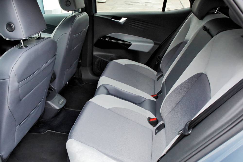 https://autogreeknews.gr/wp-content/uploads/2025/07/dauertest-vw-id3-ruecksitz-2302_jusjgp.jpg