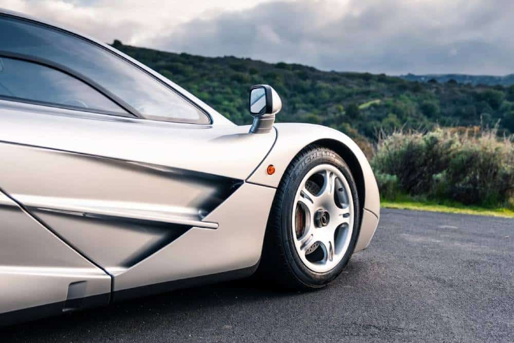 https://autogreeknews.gr/wp-content/uploads/2025/07/mclaren-f1-auction-07.jpg