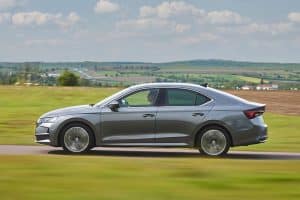 skoda_octavia_2024-side