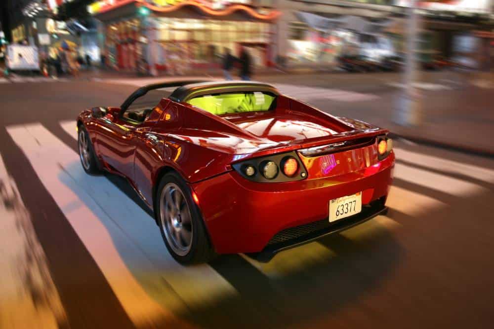 https://autogreeknews.gr/wp-content/uploads/2025/07/tesla_roadster_11.jpg