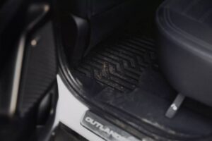 2025-Mitsubishi-Outlander-Trail-Edition-16-2048×13