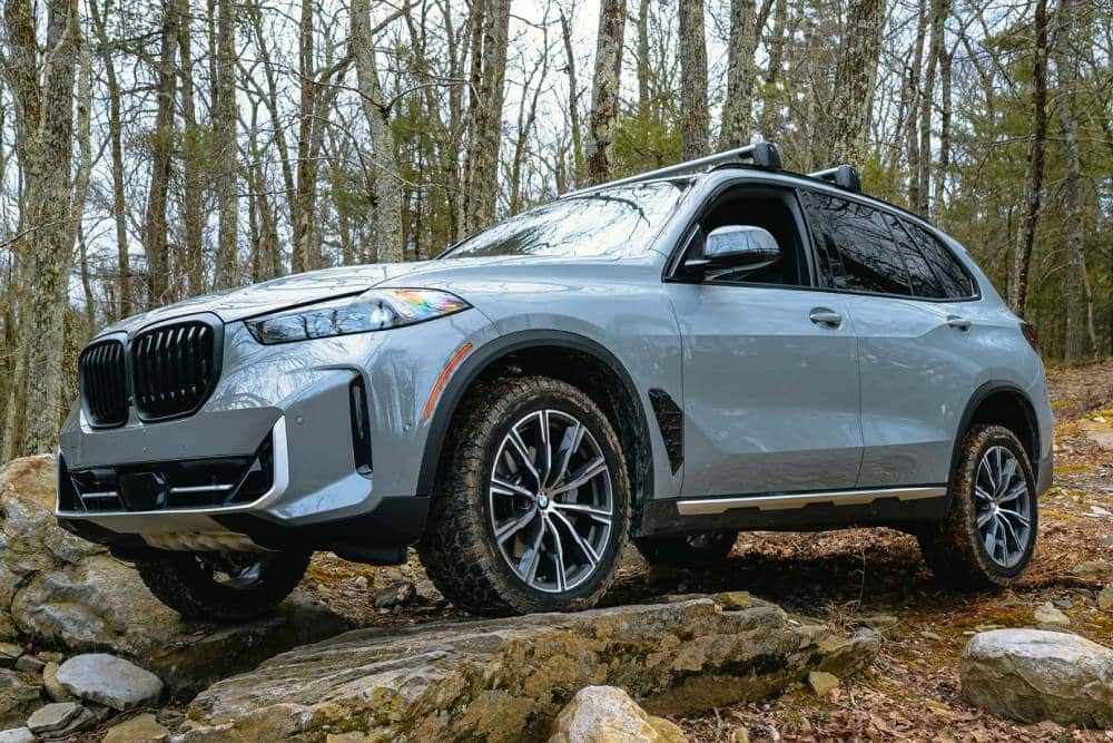 https://autogreeknews.gr/wp-content/uploads/2025/08/2025-bmw-x5-with-off-road-package-review-exterio-3.jpg