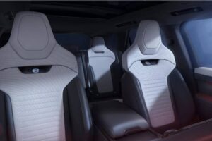 2026-Range-Rover-Sport-SV-Carbon-806-13-2048×1152