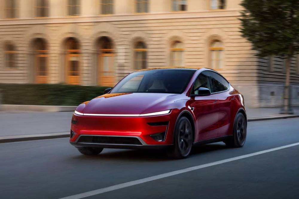 https://autogreeknews.gr/wp-content/uploads/2025/08/2026-Tesla-Model-Y-Performance-12-2048x1152-1.jpg