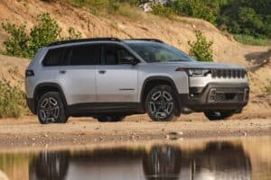 2026-jeep-cherokee-limited-front-3-4