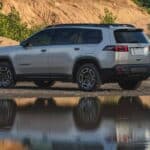 2026-jeep-cherokee-limited-rear-3-4