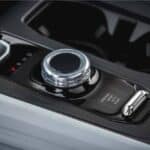 2026-jeep-cherokee-overland-gear-selector-and-star