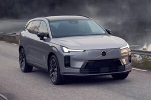 352156_Volvo_Cars_reveals_the_new_XC70_a_plug-in_hybrid_for_every_journey