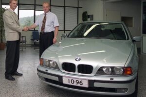 BMW-523i-E39-1m-km-(1)