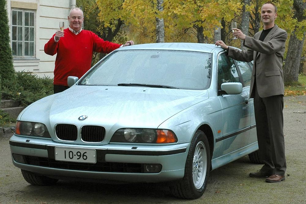 https://autogreeknews.gr/wp-content/uploads/2025/08/BMW-523i-E39-1m-km-7.jpg