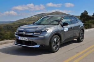 Citroen-C4-Hybrid-145