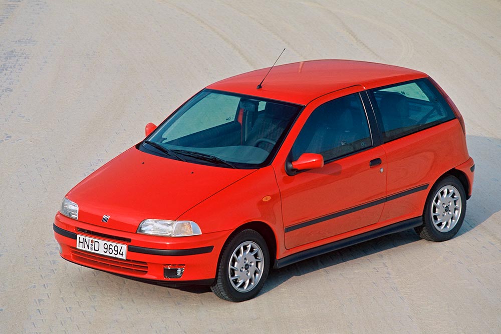 https://autogreeknews.gr/wp-content/uploads/2025/08/FiatPunto1993-1996.jpg
