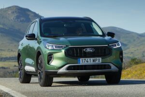 Ford-Kuga-PHEV-2024-(3)