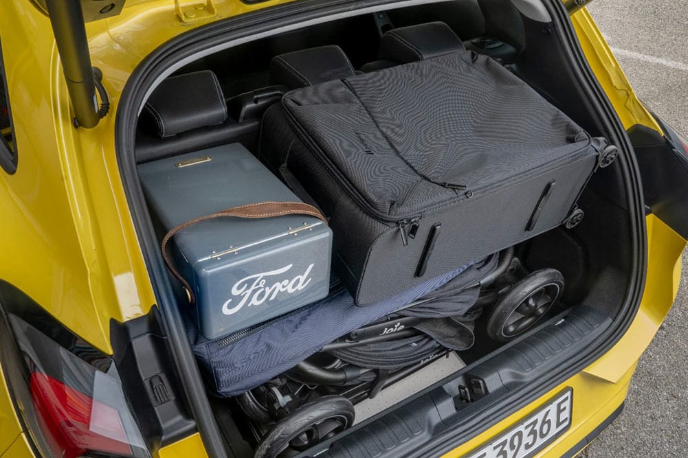 https://autogreeknews.gr/wp-content/uploads/2025/08/Ford-Puma-Gen-E-Luggage-3.jpg