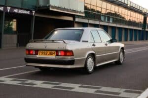 Mercedes_190_E_23-16_1985_Ayrton_Senna (14)