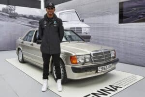 Mercedes_190_E_23-16_1985_Ayrton_Senna (2)