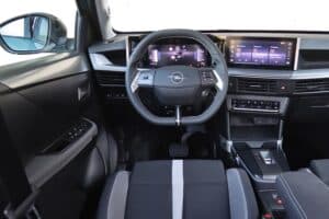 Opel Frontera 1.2 Hybrid 145 (17)