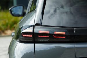 Peugeot-2008-2024-rear