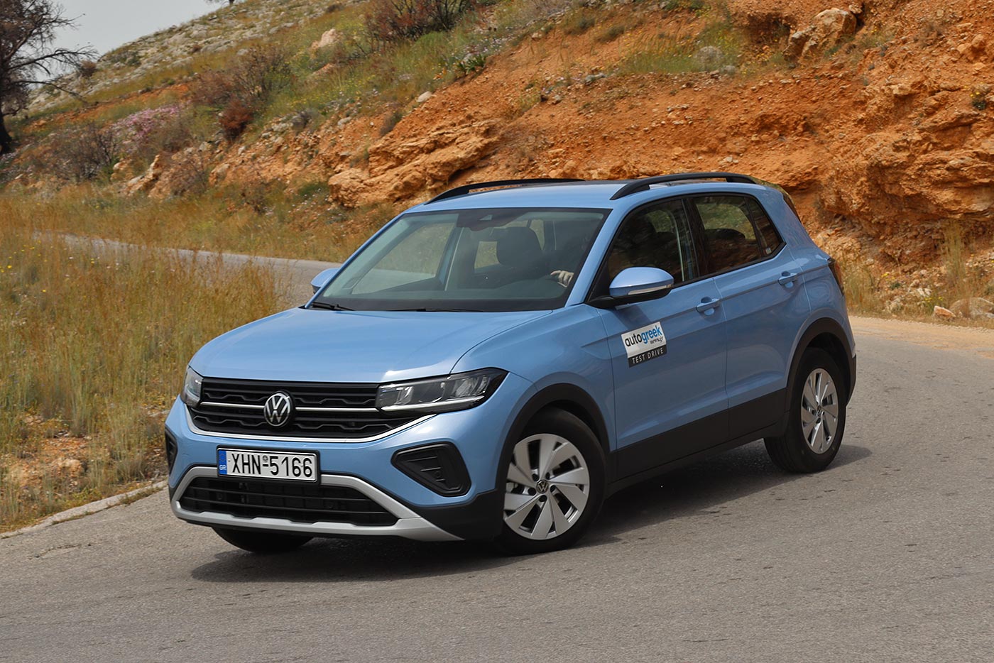 https://autogreeknews.gr/wp-content/uploads/2025/08/VW-T-Cross-strofi.jpg