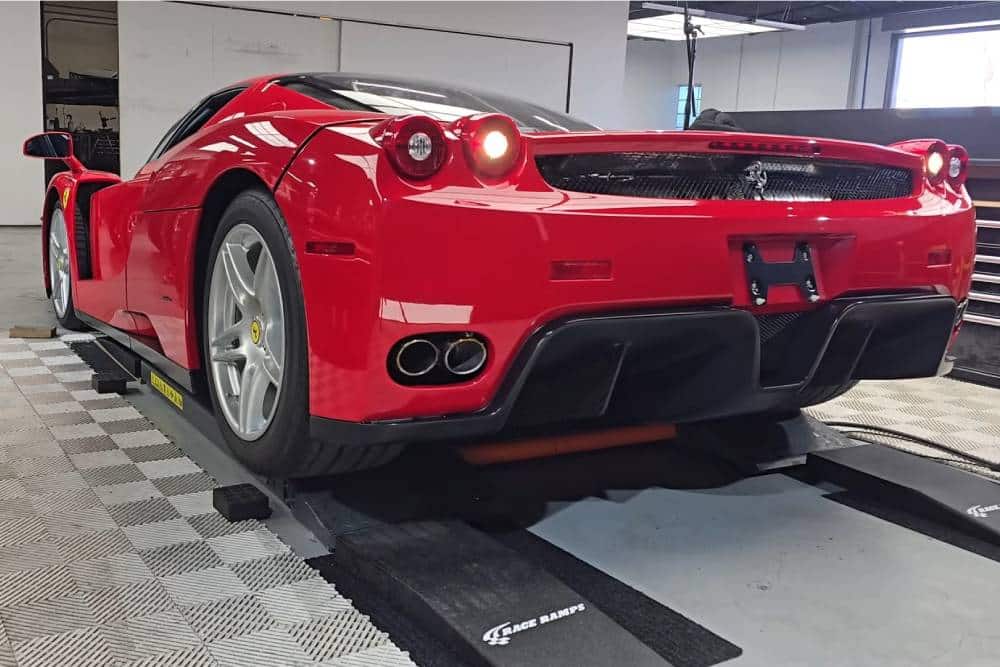 https://autogreeknews.gr/wp-content/uploads/2025/08/buffing-4m-1000-mile-ferrari-enzo-was-already-awes-14.jpg