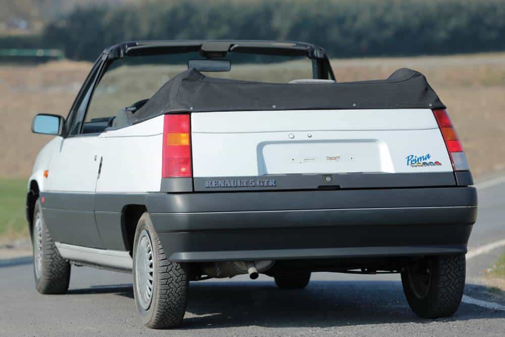 https://autogreeknews.gr/wp-content/uploads/2025/08/ebs_renault_5_gtr_cabriolet_61-1.jpg