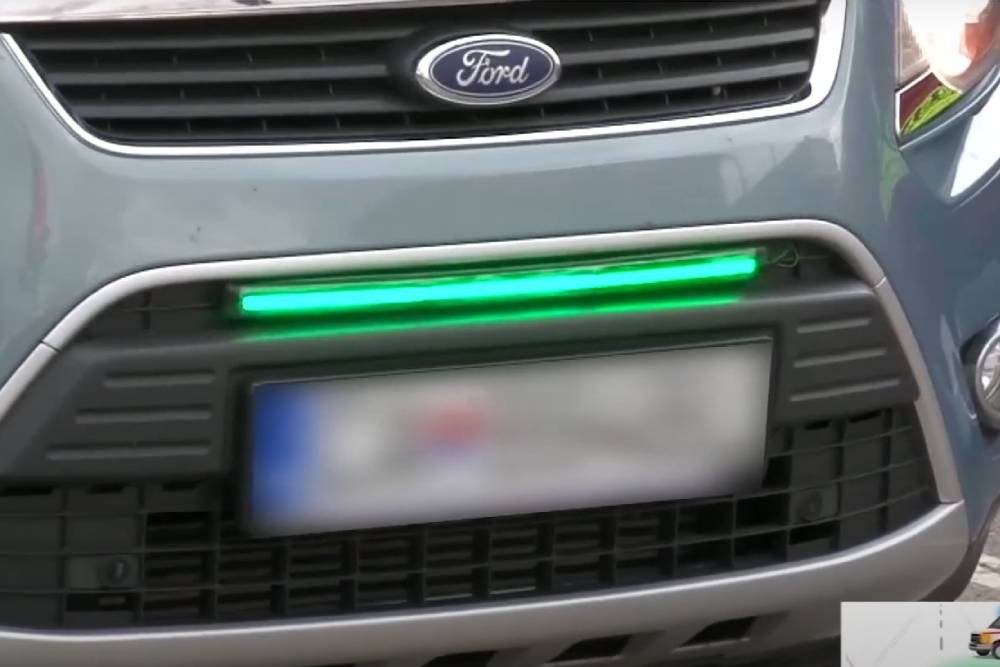 https://autogreeknews.gr/wp-content/uploads/2025/08/front-brake-lights-07.jpg