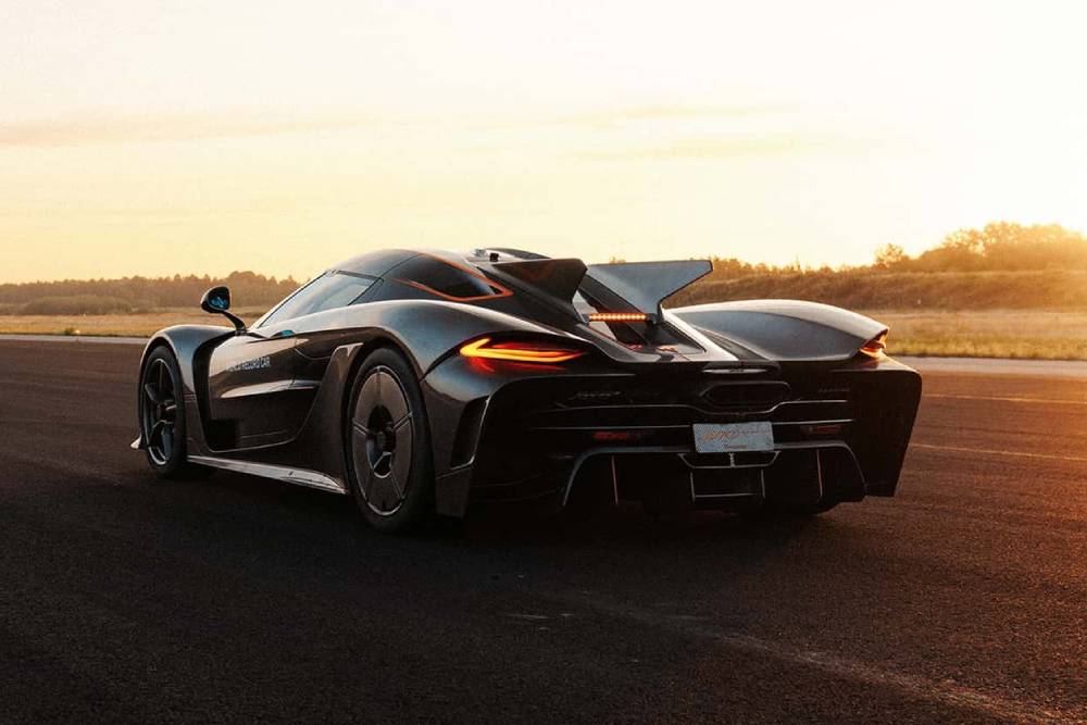 https://autogreeknews.gr/wp-content/uploads/2025/08/koenigsegg-jesko-absolut-0-249-0-record-run-2025.jpg